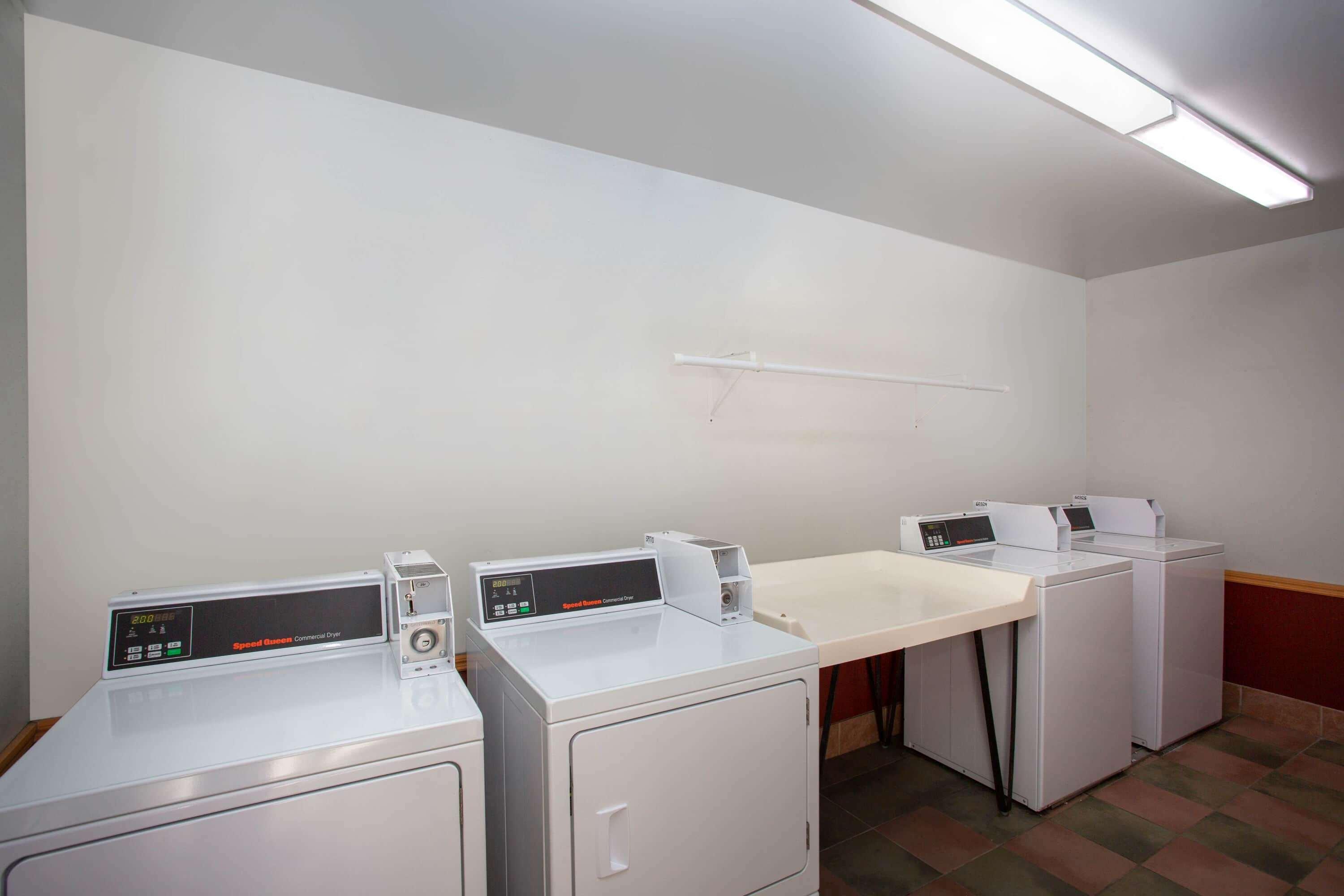 Super 8 By Wyndham Naples *
