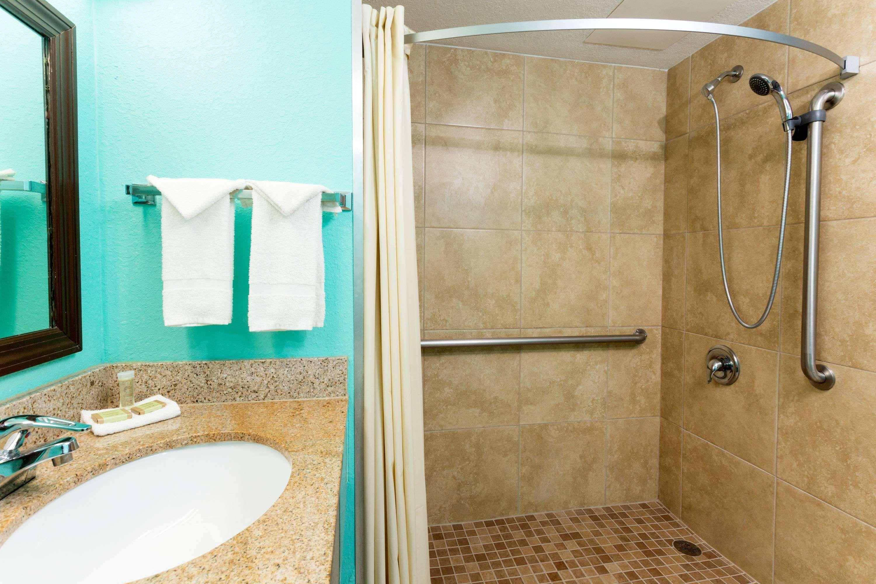 Hotel Super 8 By Wyndham Naples Golden Gate