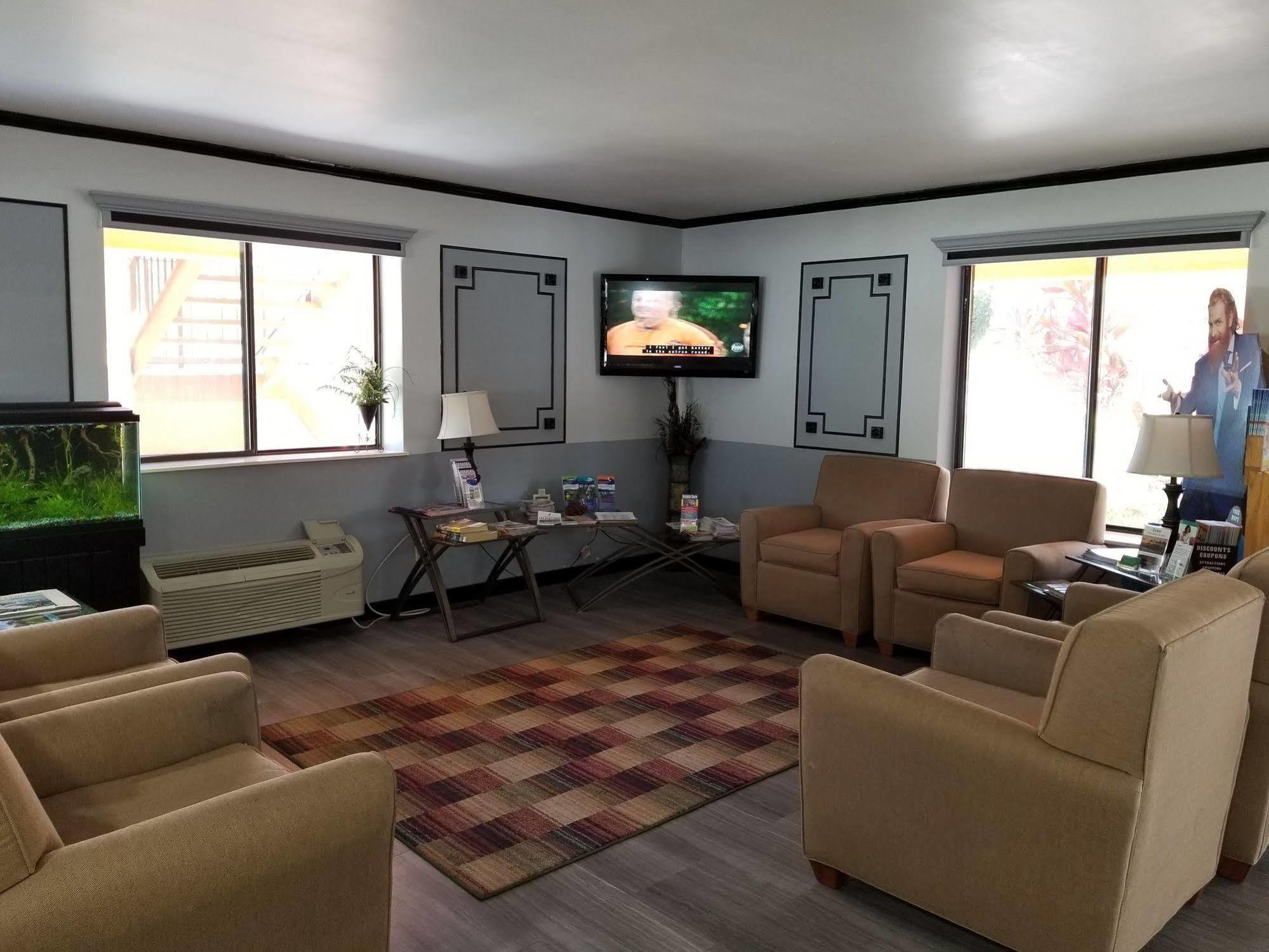 Hotel Super 8 By Wyndham Naples *