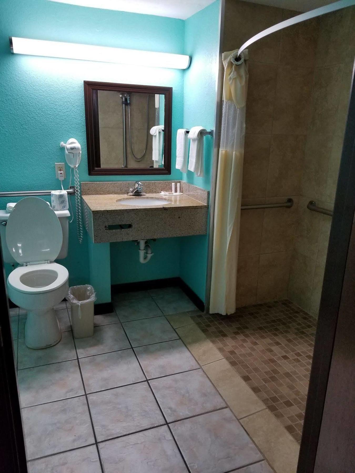 Super 8 By Wyndham Naples * Golden Gate